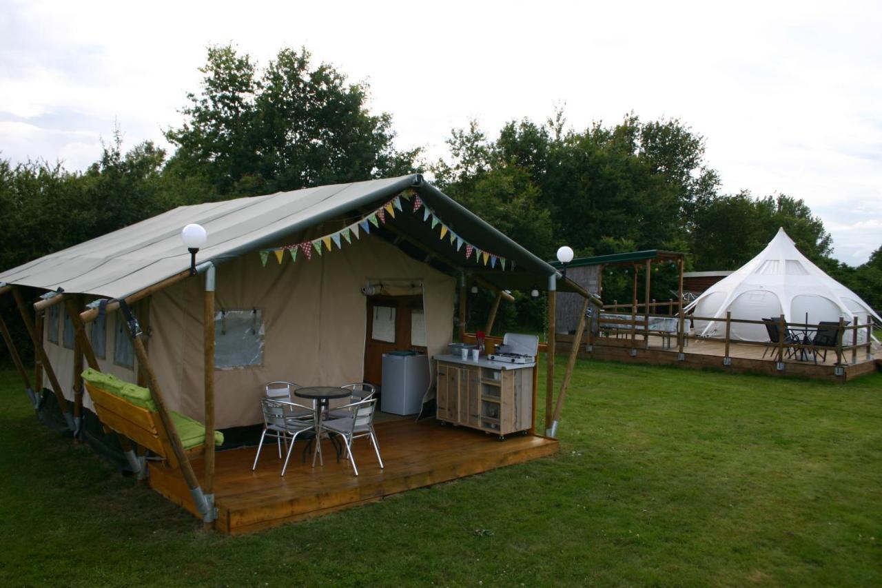 Safari At La Petite Lande Hotel Thiviers Exterior photo